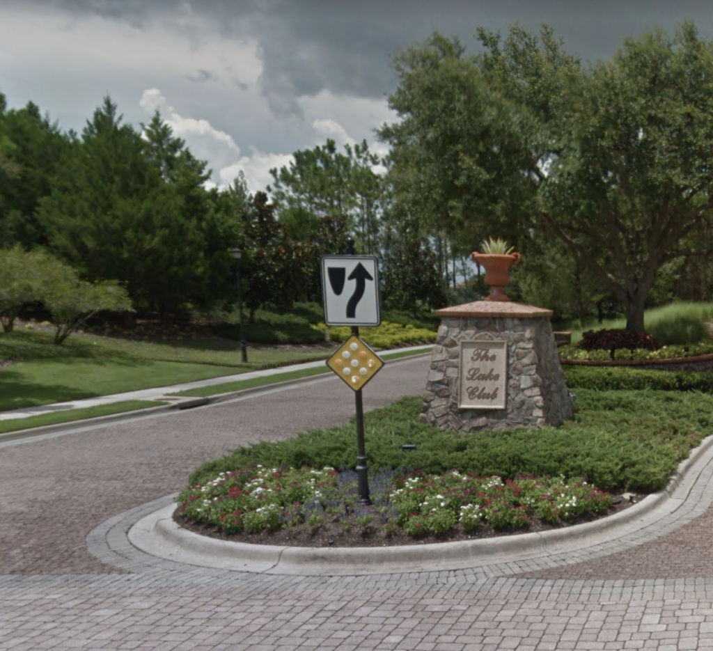Image of the entrance to The Lake Club, Lakewood Ranch